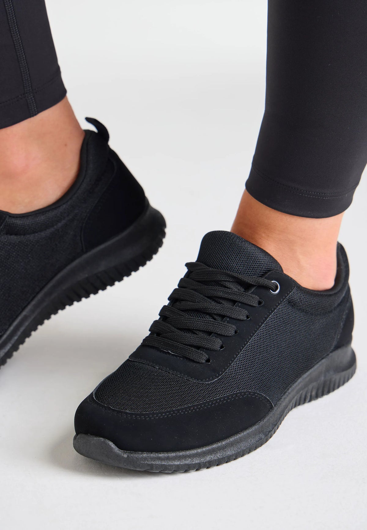 Womens Plain Black Runner Trainers