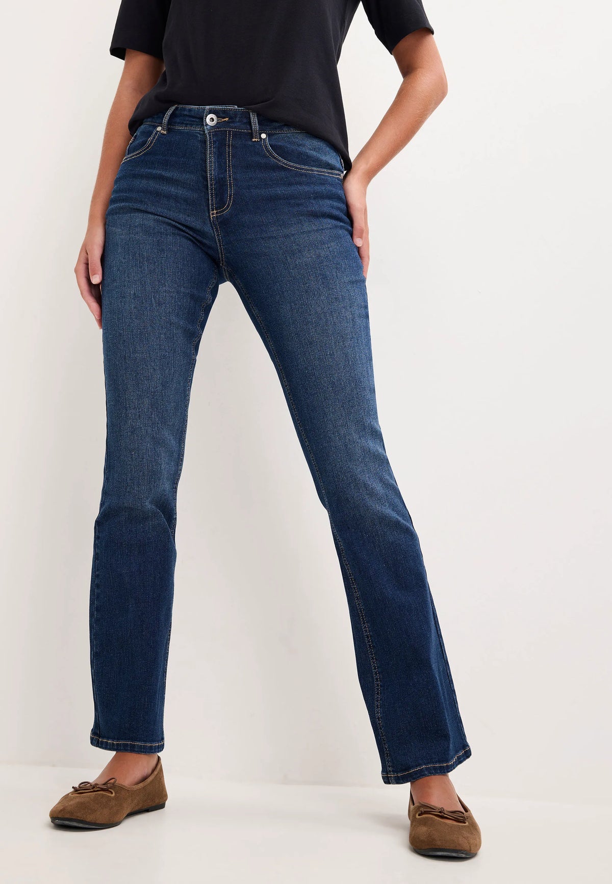 Womens Mid Blue Wash Alexa Bootcut Jeans
