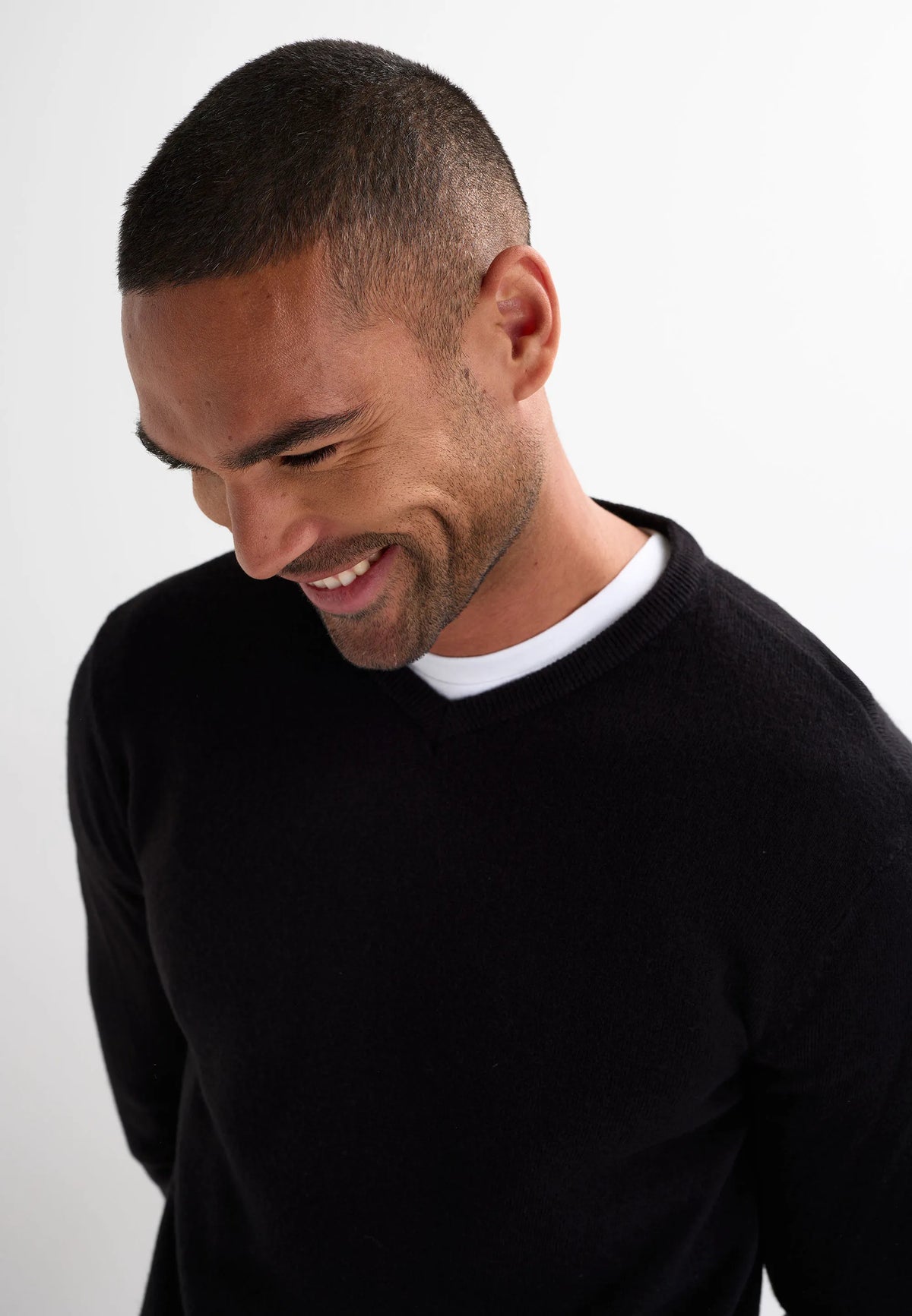 Mens Black V-Neck Jumper