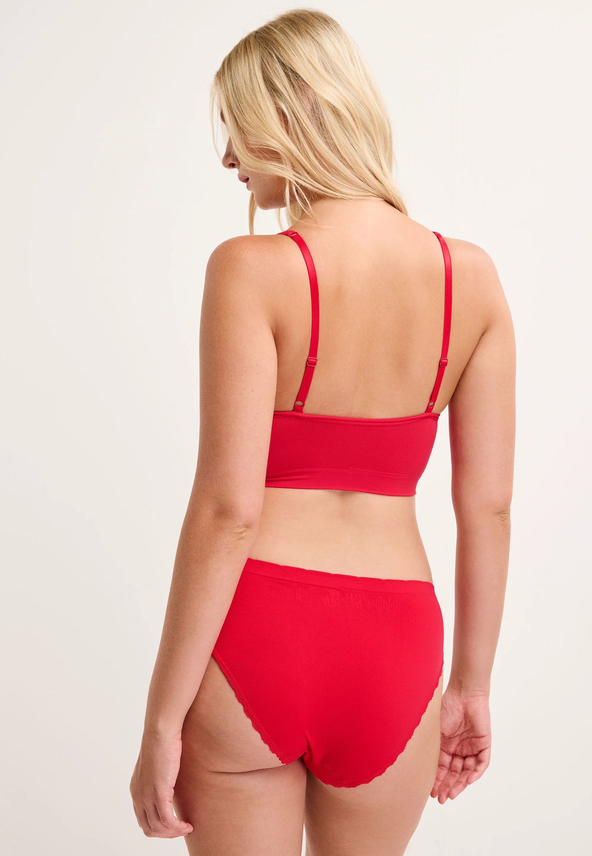 Womens 3pk Red and Black High Leg Seam Free Briefs